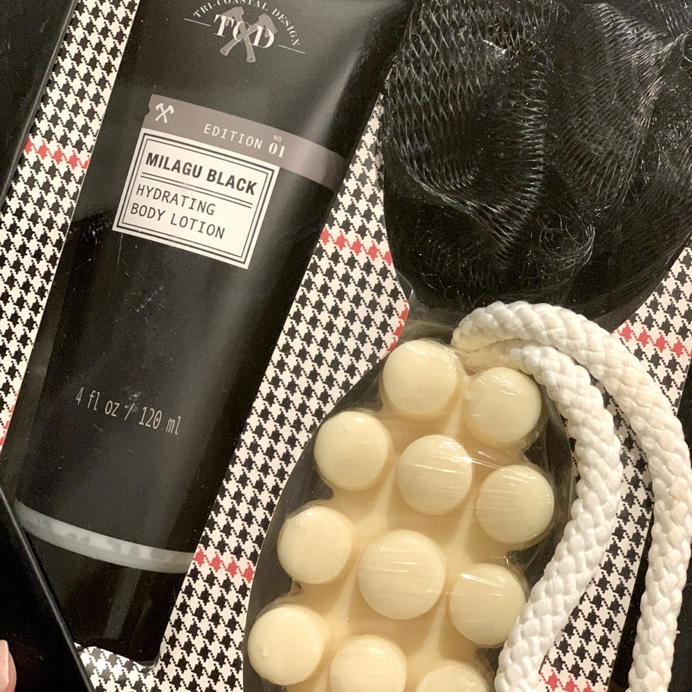 Tri-coastal design TCD body lotion and body scrub set
